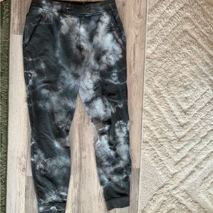 Lululemon diamond die joggers size M